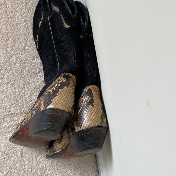 SOLD  😃 CODE WEST Women’s Snake Skin & Suede Cowboy Boots - Picture 10 of 14